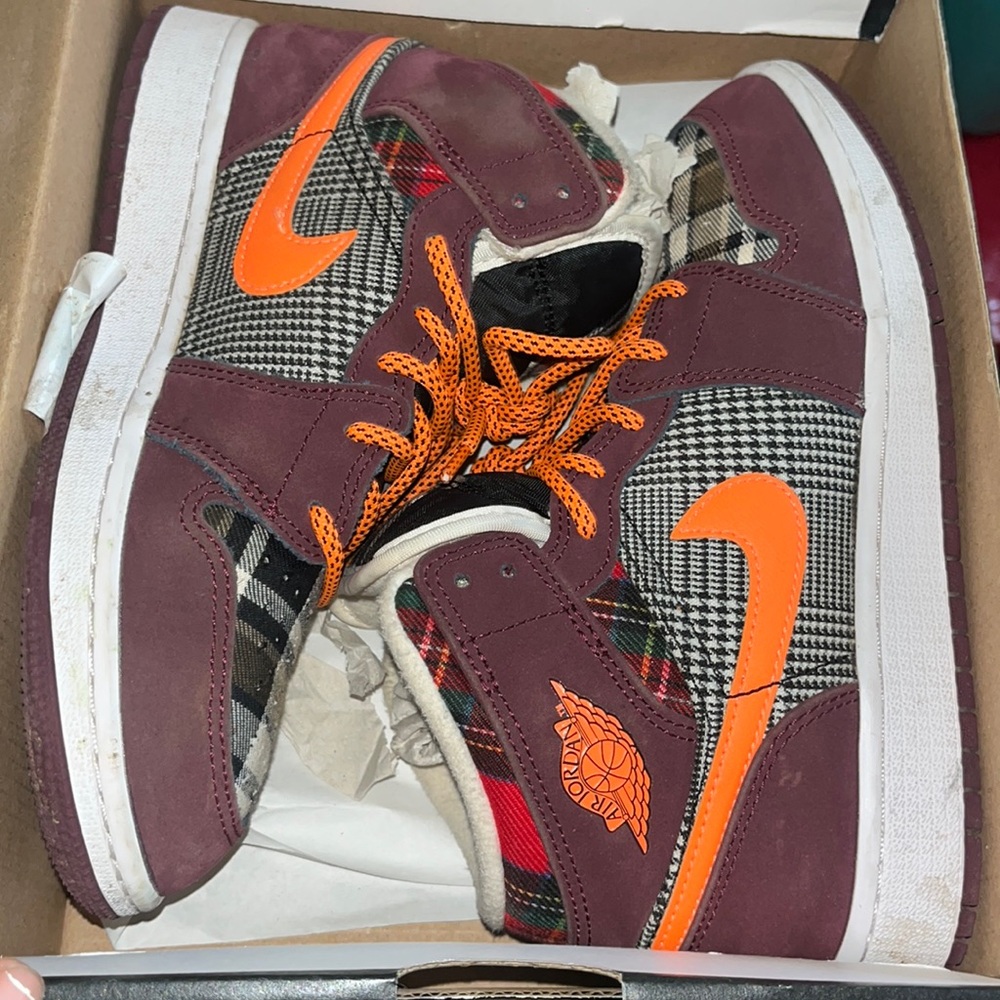 Size 4.5y Authentic